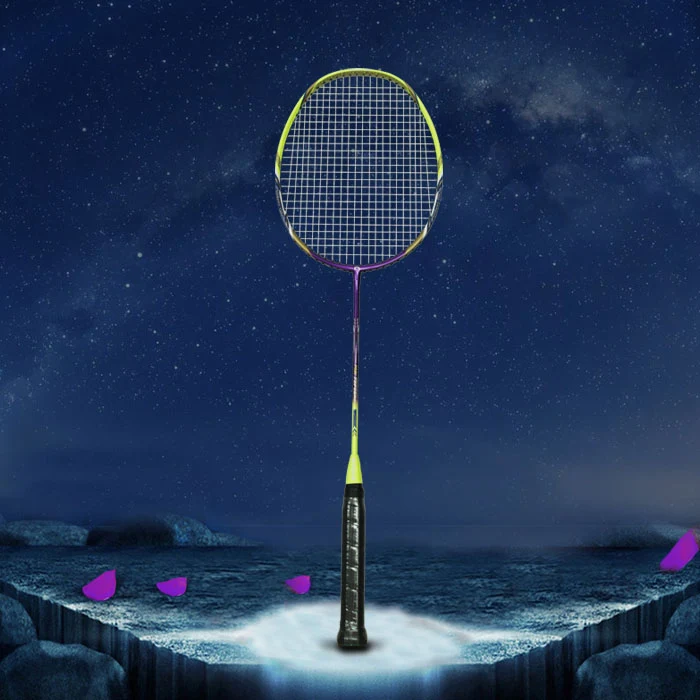 7.0mm şaft karbon badminton raketi mk72